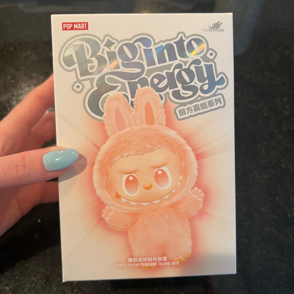* HAPPINESS* Pop Mart Big into Energy Vinyl Plush Pendant